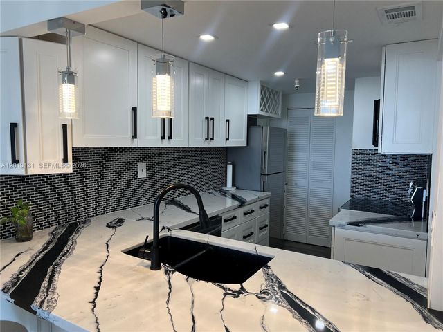 1717 N Bayshore Dr A-3039, Miami, FL 33132