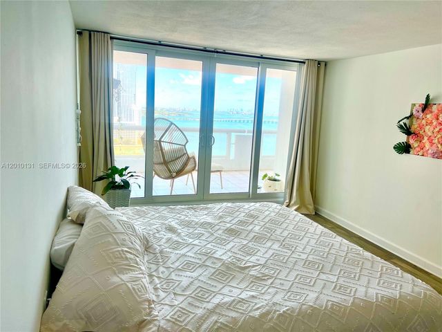 1717 N Bayshore Dr A-3039, Miami, FL 33132