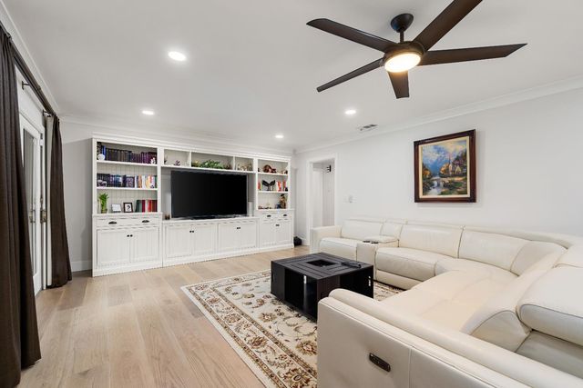 5015 Sudbury Way, Carmichael, CA 95608