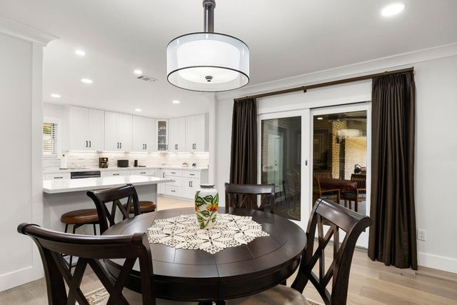 5015 Sudbury Way, Carmichael, CA 95608