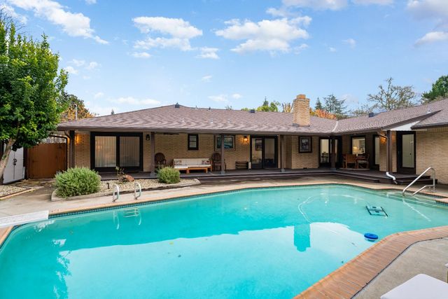 5015 Sudbury Way, Carmichael, CA 95608