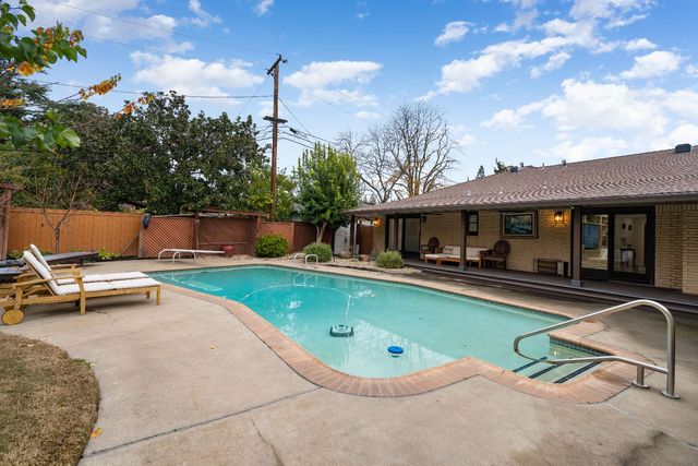 5015 Sudbury Way, Carmichael, CA 95608