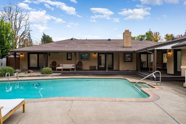 5015 Sudbury Way, Carmichael, CA 95608