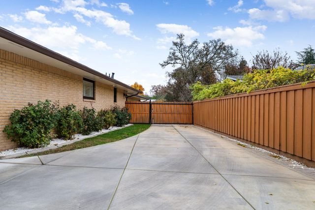5015 Sudbury Way, Carmichael, CA 95608
