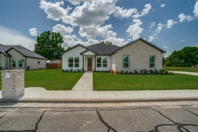 2013 Bois D Arc Drive, Bonham, TX 75418