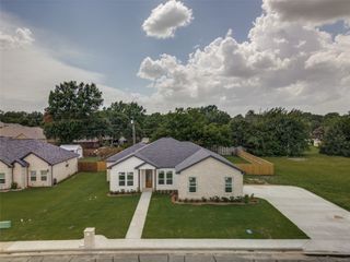 2013 Bois D Arc Drive, Bonham, TX 75418
