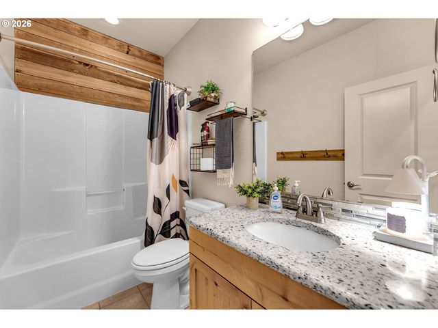 3182 44TH St, Washougal, WA 98671