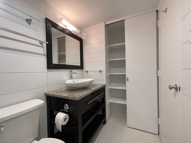 175 E DELAWARE Place 5004, Chicago, IL 60611