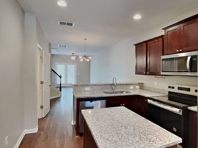 125 Hickory Station Ln, Mount Juliet, TN 37122