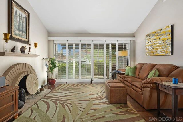 16410 Caminito Vecinos 137, San Diego, CA 92128