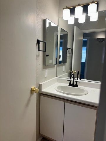 8568 W Hatcher Road, Peoria, AZ 85345