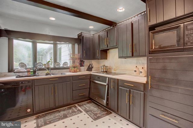 736 S SECOND STREET, Chambersburg, PA 17201