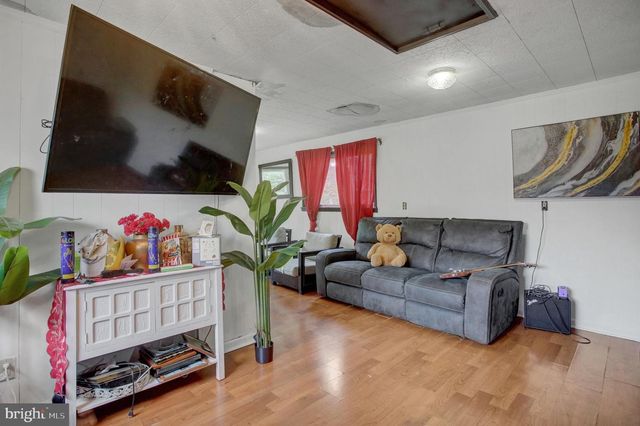 736 S SECOND STREET, Chambersburg, PA 17201