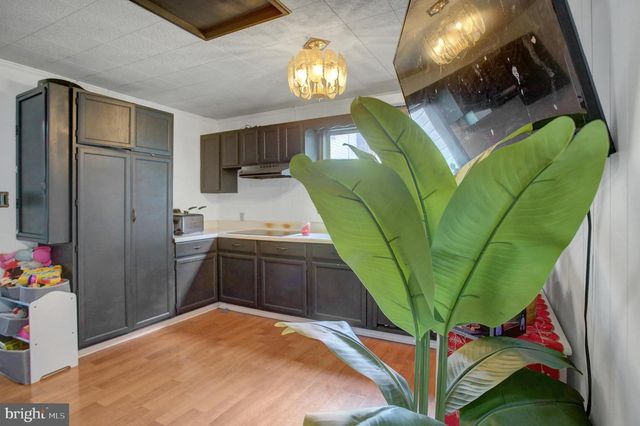 736 S SECOND STREET, Chambersburg, PA 17201