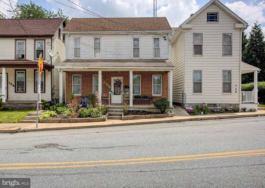 736 S SECOND STREET, Chambersburg, PA 17201