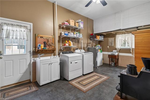 10083 Burkes Pond RD, Gloucester, VA 23061