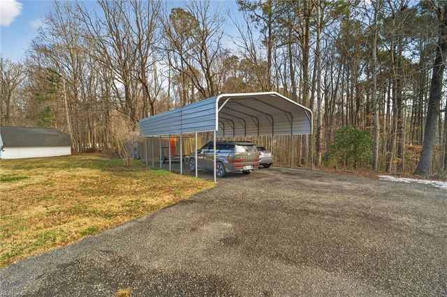 10083 Burkes Pond RD, Gloucester, VA 23061