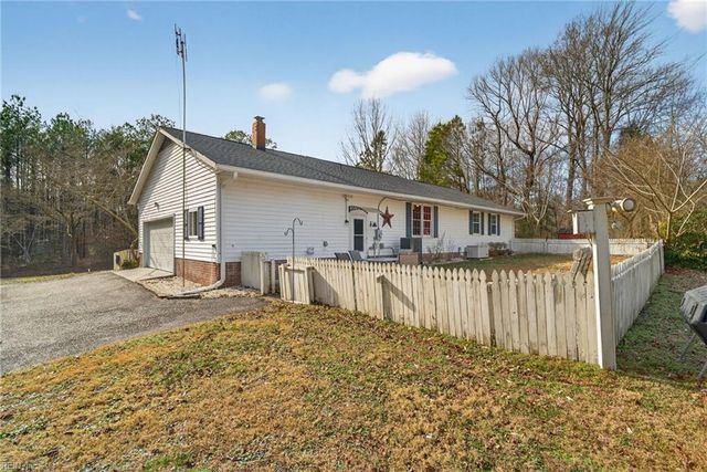 10083 Burkes Pond RD, Gloucester, VA 23061