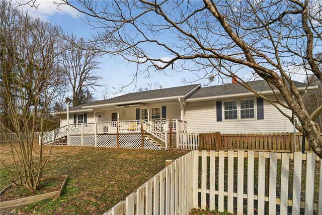 10083 Burkes Pond RD, Gloucester, VA 23061