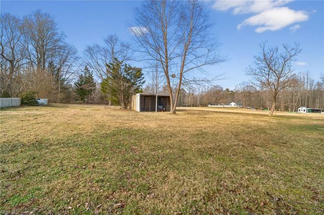 10083 Burkes Pond RD, Gloucester, VA 23061