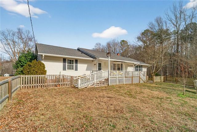 10083 Burkes Pond RD, Gloucester, VA 23061