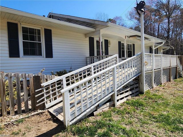 10083 Burkes Pond RD, Gloucester, VA 23061