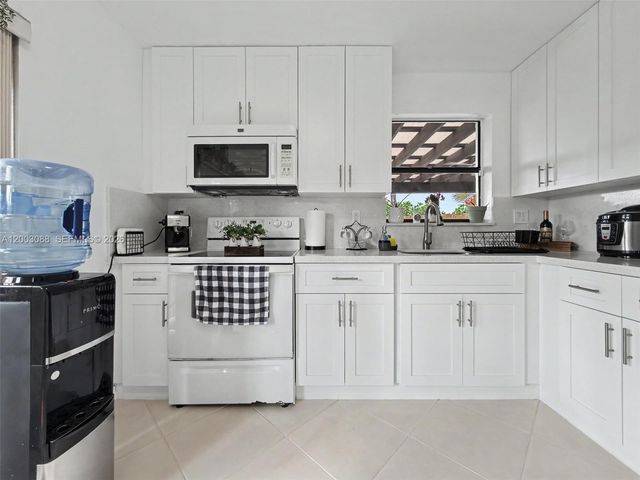 12702 SW 151st Ln, Miami, FL 33186