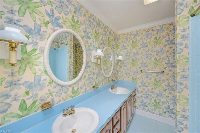 3830 Ryan Way, Winston-salem, NC 27106
