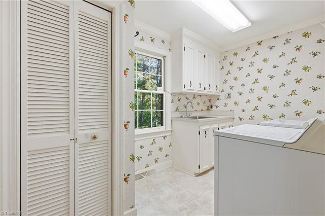 3830 Ryan Way, Winston-salem, NC 27106