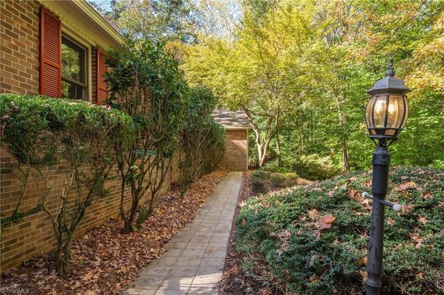 3830 Ryan Way, Winston-salem, NC 27106