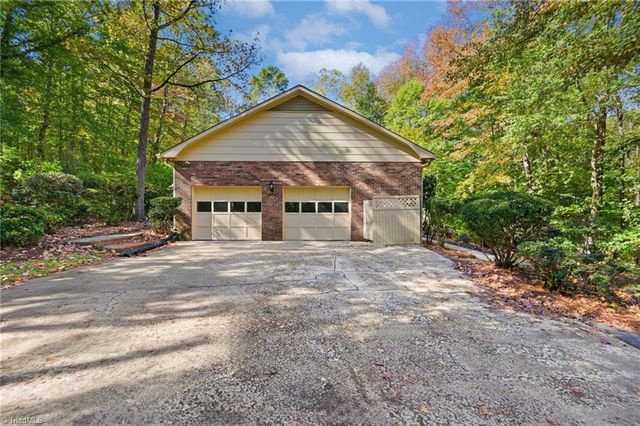 3830 Ryan Way, Winston-salem, NC 27106