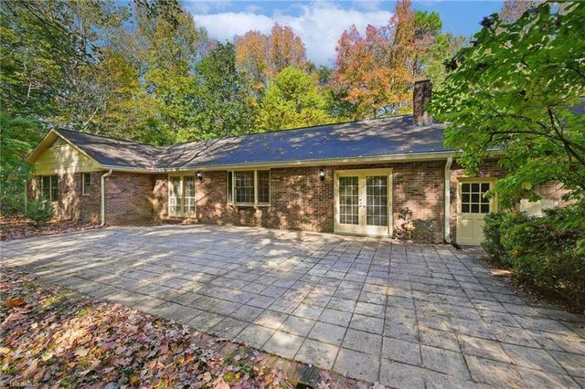 3830 Ryan Way, Winston-salem, NC 27106