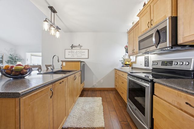 2817 35th Street S, Moorhead, MN 56560