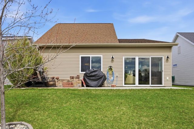 2817 35th Street S, Moorhead, MN 56560