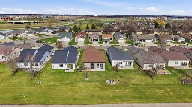 2817 35th Street S, Moorhead, MN 56560