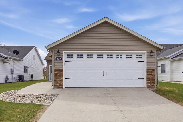 2817 35th Street S, Moorhead, MN 56560