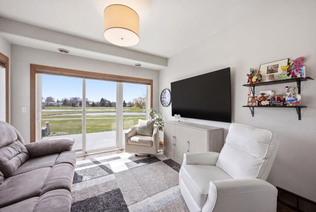 2817 35th Street S, Moorhead, MN 56560