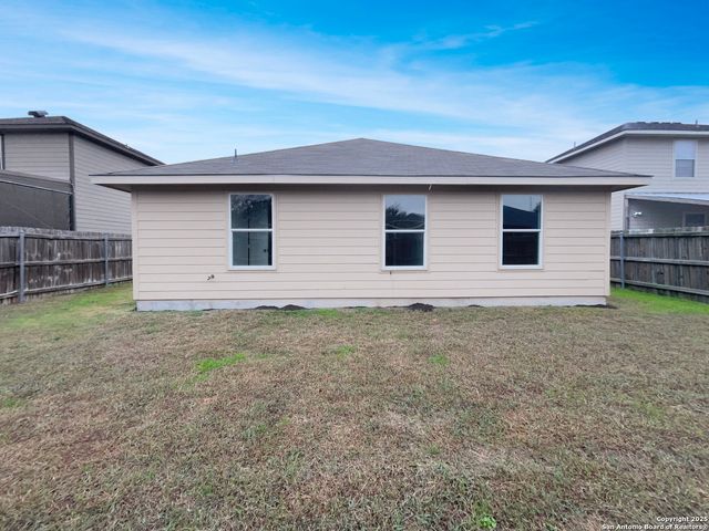 3420 Rob Roy, Seguin, TX 78155