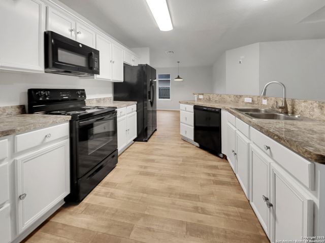 3420 Rob Roy, Seguin, TX 78155