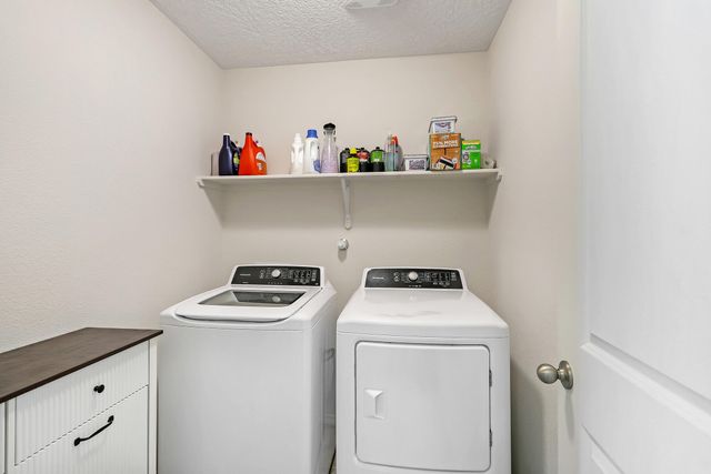 9216 Warm Stone Street NW, Albuquerque, NM 87114