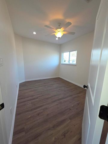 427 Vane Way, Crosby, TX 77532