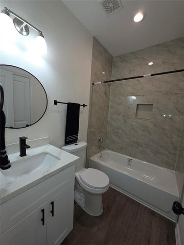 427 Vane Way, Crosby, TX 77532