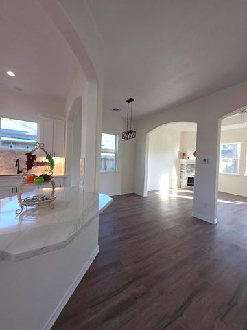 427 Vane Way, Crosby, TX 77532