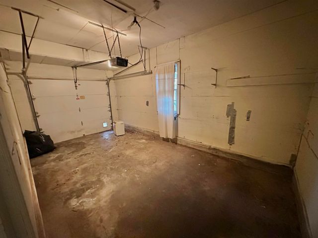 1158 N Crestway, Wichita, KS 67208