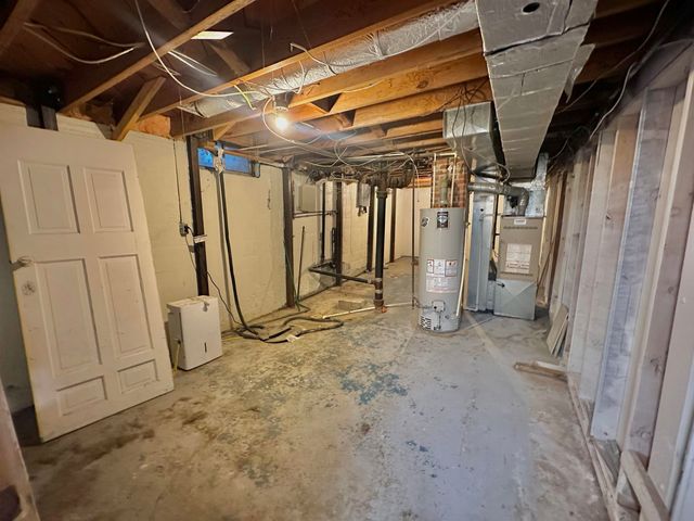 1158 N Crestway, Wichita, KS 67208