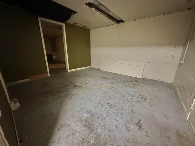 1158 N Crestway, Wichita, KS 67208