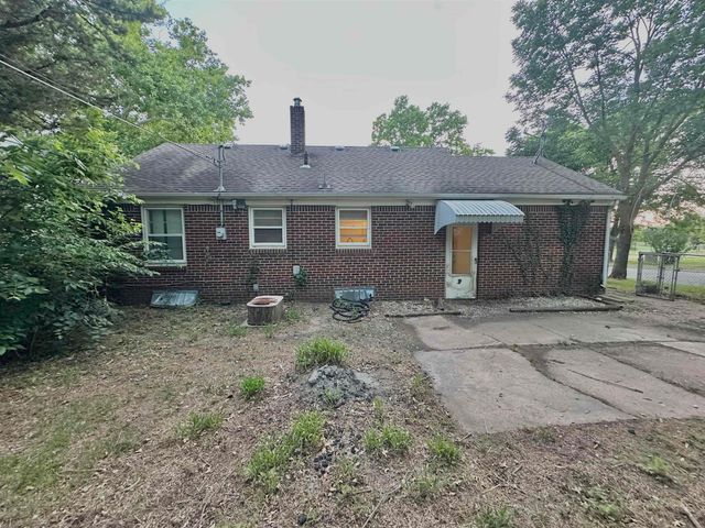 1158 N Crestway, Wichita, KS 67208