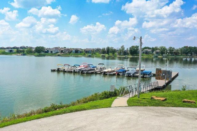 806 Glenn Circle, Raymore, MO 64083