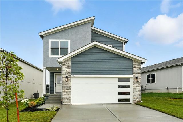 806 Glenn Circle, Raymore, MO 64083