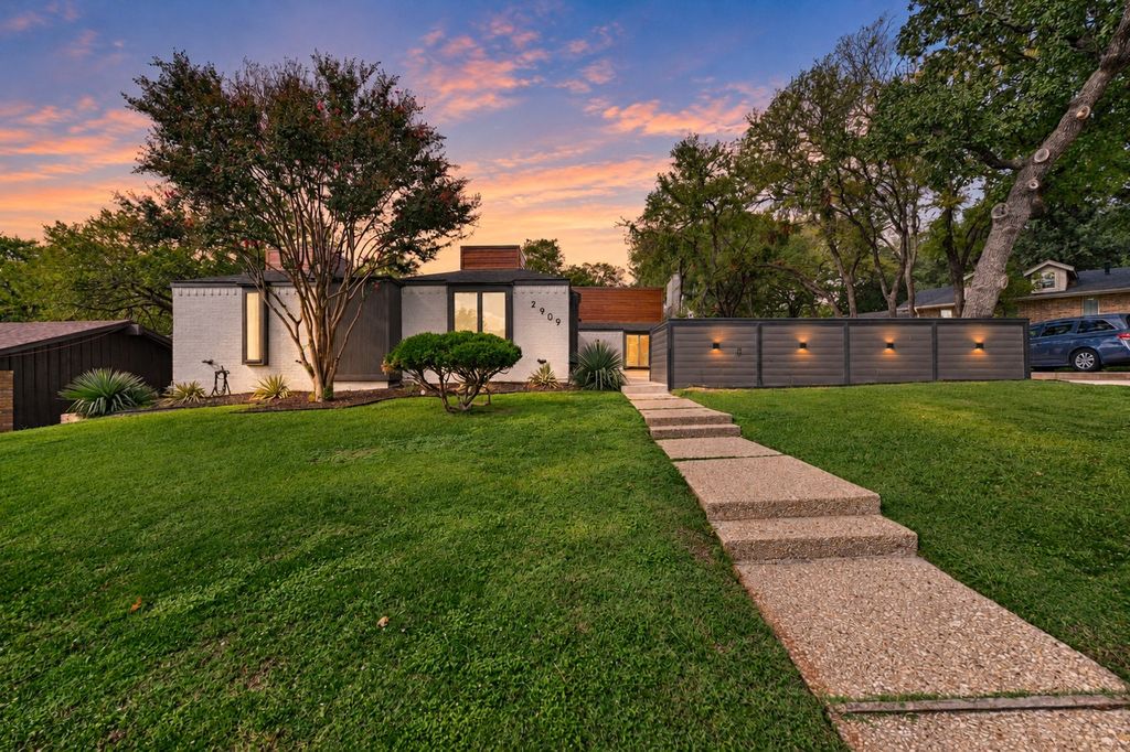 2909 Pacific Court, Irving, TX 75062 — exterior